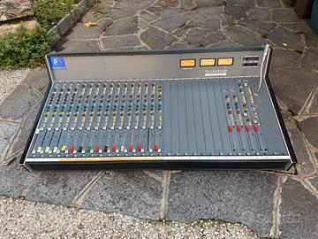 Mixer Soundcraft SAC200