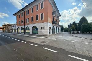 NEGOZIO A ROVERBELLA