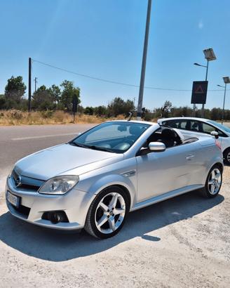 Opel Tigra TwinTop 1.4 16V First Edition