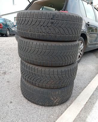  4 gomme invernali buoni 205/55 R17 M+S