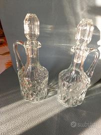 set bottiglie di olio e aceto 