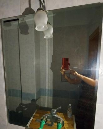 Specchio con paralume in vetro opaco