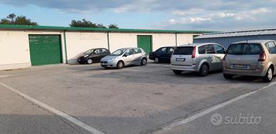 Posto auto e furgoni custodito e vigilato h24