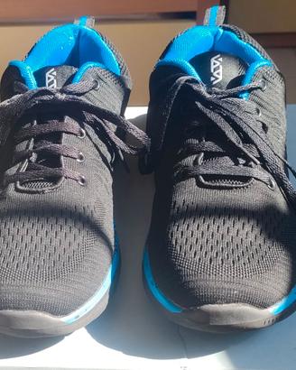 Flowing Plume Scarpe Camminata Ginnastica NeroBlu