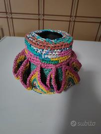 Contenitore porta filo all'uncinetto con latta 