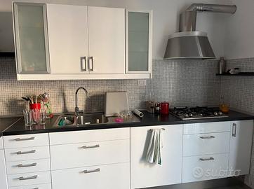 Cucina Ikea con penisola + elettrodomestici