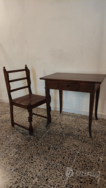 Elegante scrivania tavolo con sedia vintage
