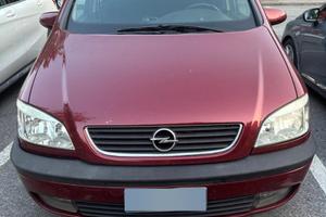 Auto Opel Zafira