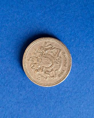 RARE ONE POUND QUEEN ELIZABETH II 1983
