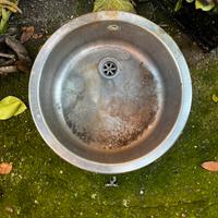 Lavandino in acciaio