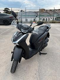 SH 150 Nero Sport