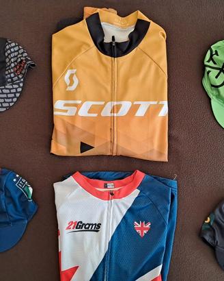 maglie ciclismo e cappellini