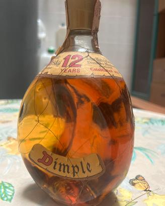 Dimple 12 Years Old De Luxe Scotch Whisky