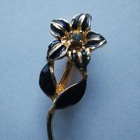 Spilla Vintage a Fiore Oro e Smalto Nero