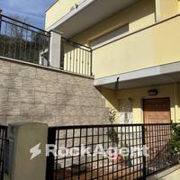 CASA SINGOLA CON GIARDINO