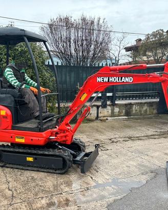 E166 Mini escavatore New Holland 15 q