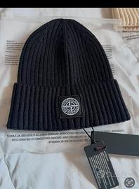Cappello nero invernale stone island