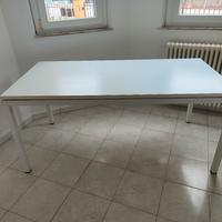 Tavolo da  ufficio
