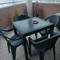 Tavolo con 4 sedie - set da giardino / terrazzo