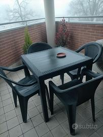 Tavolo con 4 sedie - set da giardino / terrazzo