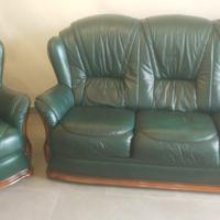 divano e poltrona vera pelle 