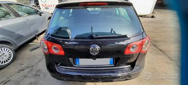 VOLKSWAGEN PASSAT STATION WAGON 2009 - PORTELLONE 