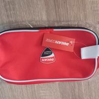 pochette rossa Ducati 