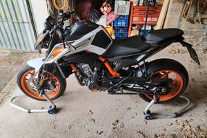 KTM 890 Duke R