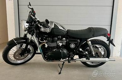 Triumph Bonneville Black 2006 carburatori