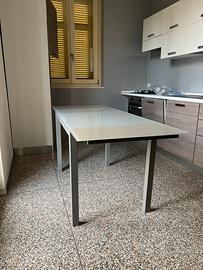 Tavolo da cucina in vetro estensibile