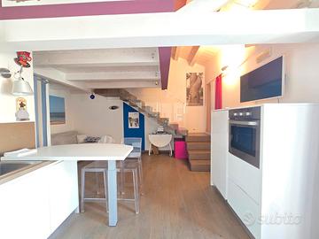 Attico in centro con terrazza | Lungomare sud