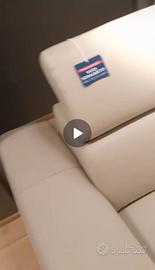 Divano di pelle color crema