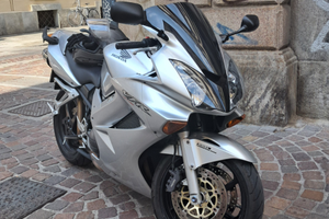 Honda vfr 800 v-tec