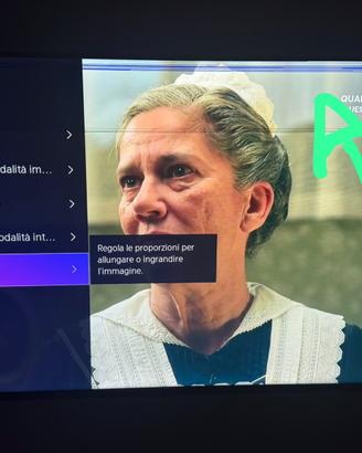 Tv led con schermo ritto all angolo