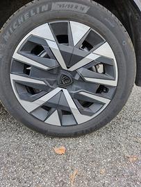 Cerchi originali 16 Peugeot 208 con gomme Michelin