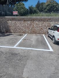 Posti auto scoperti in area cortilizia - via Koch