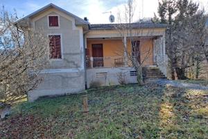 VicInanze berceto-casa singola con giardino