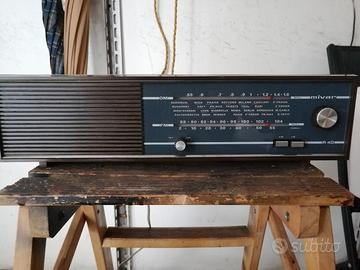 Radio a transistor MIVAR R 40 