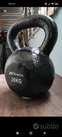 Kettlebell da 20 kg, usata, in buone condizioni.