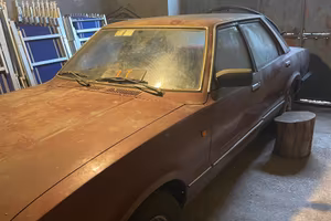 Auto per pezzi di ricambio