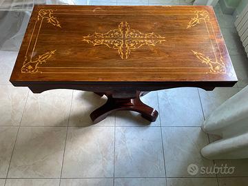 Tavolo da gioco in legno