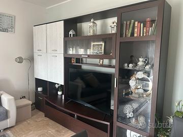 Mobile salotto a parete con vetrina 3 metri