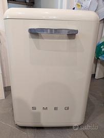 lavastoviglie Smeg design anni '50