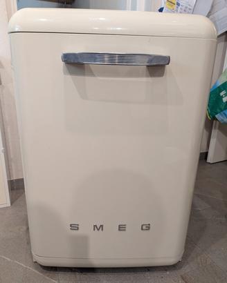 lavastoviglie Smeg design anni '50