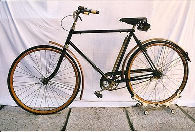 bici d'epoca Peugeot da uomo 1908 cerchi in legno