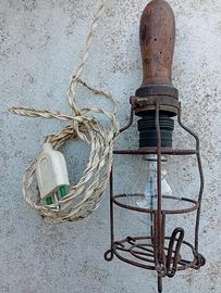 Lampada da officina  industriale  vintage 