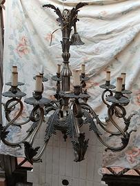 Antico lampadario in peltro.
