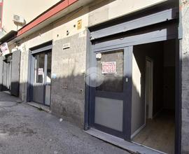 NEGOZIO A NAPOLI