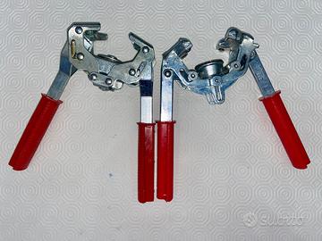 2 Tappatrici manuali per tappi a corona