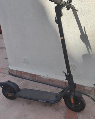 monopattino elettrico ninebot f2 e 